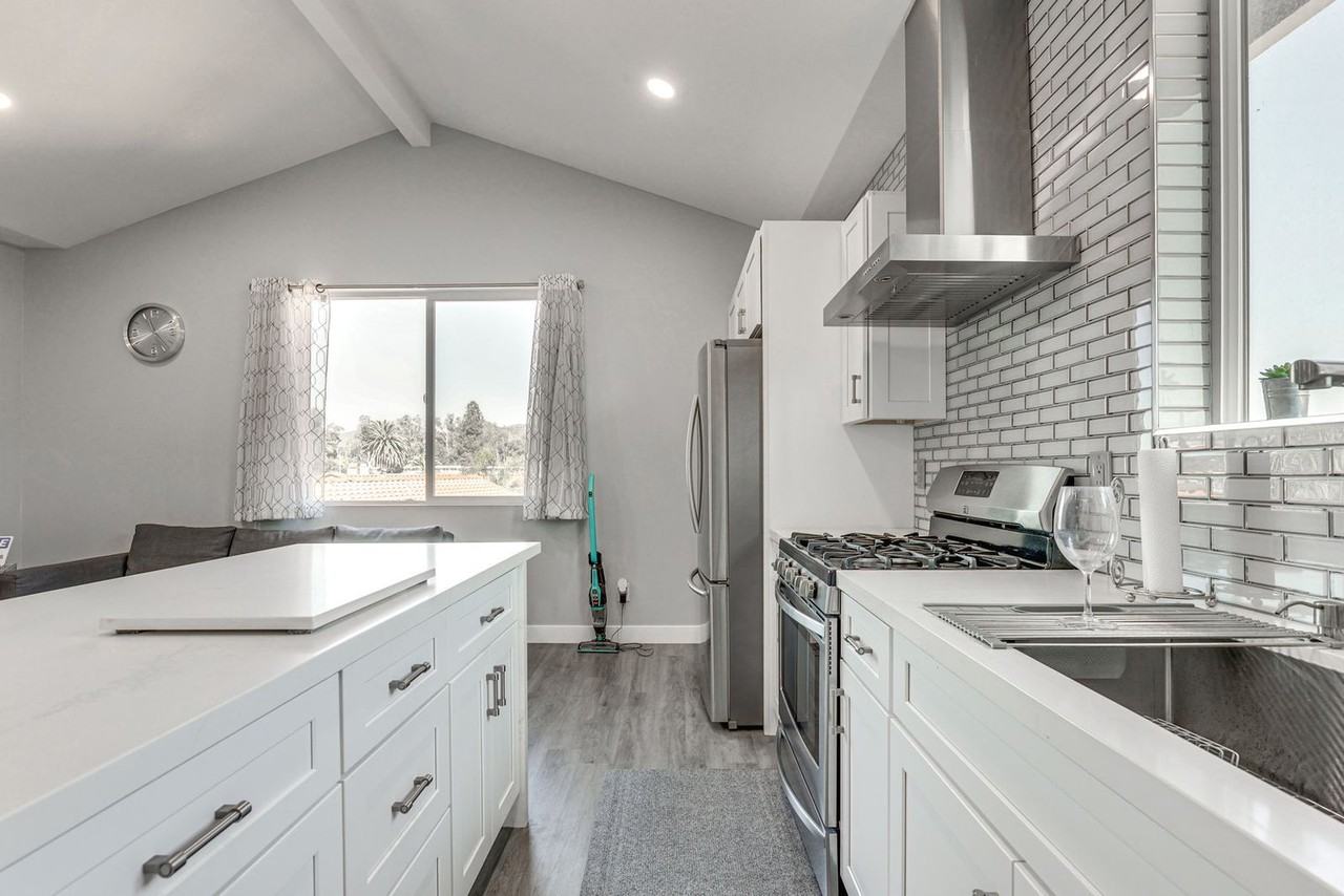 2022 Avenida Del Diablo #1545873P - Photo 5 of 24