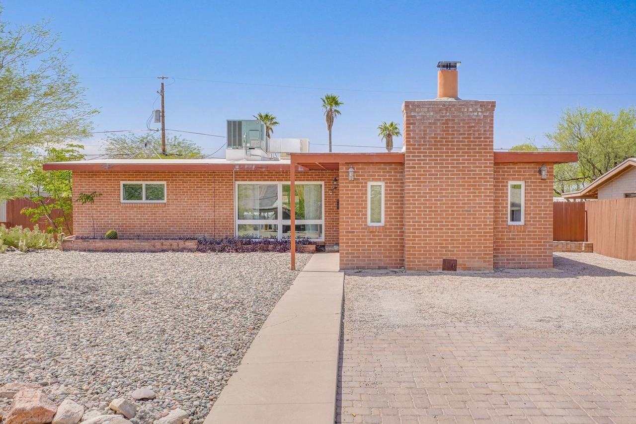 858 E Alturas St #1546351P - Photo 4 of 16