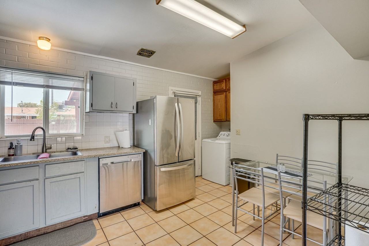 858 E Alturas St #1546351P - Photo 7 of 16
