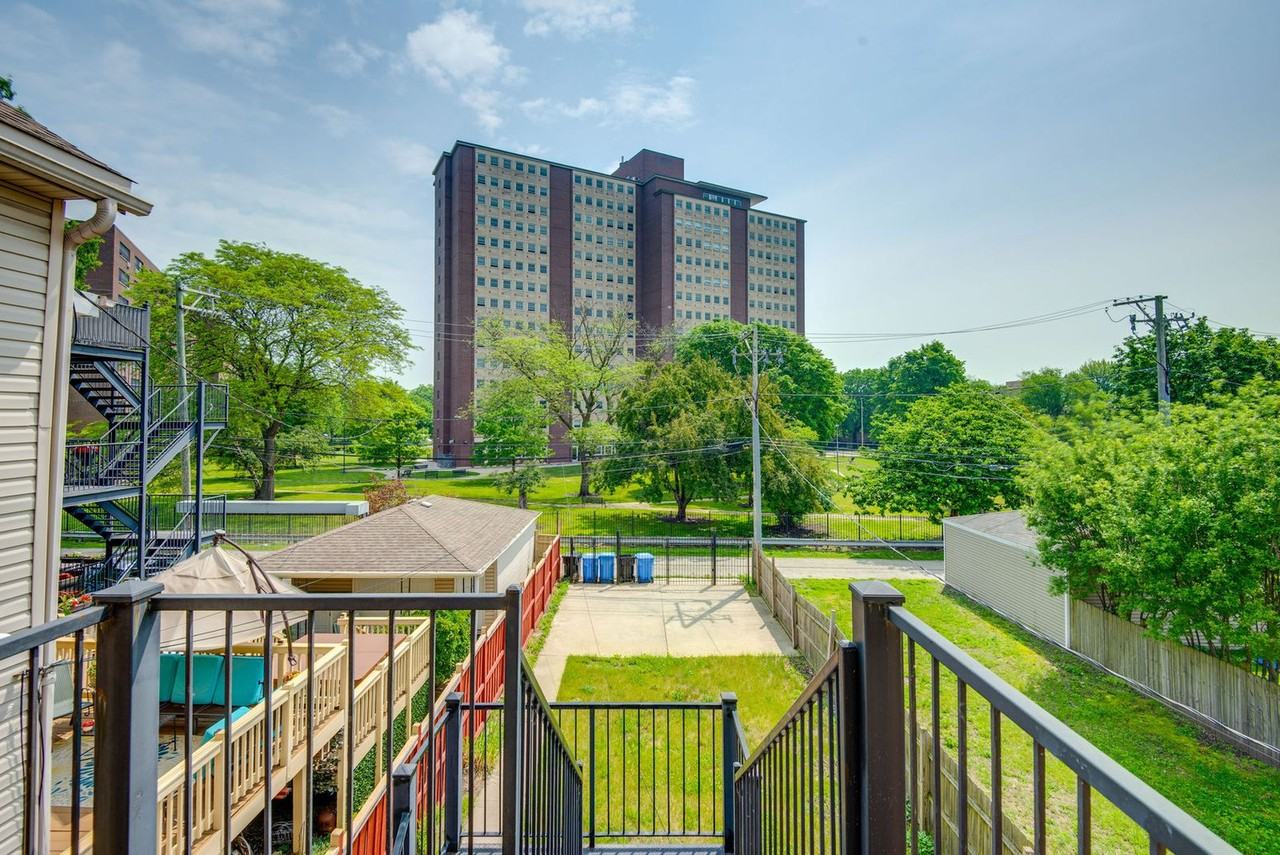 4241 S Langley Ave #1545825P - Photo 7 of 24