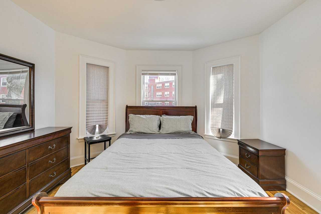 139141 Putnam Ave #1546163P - Photo 6 of 22