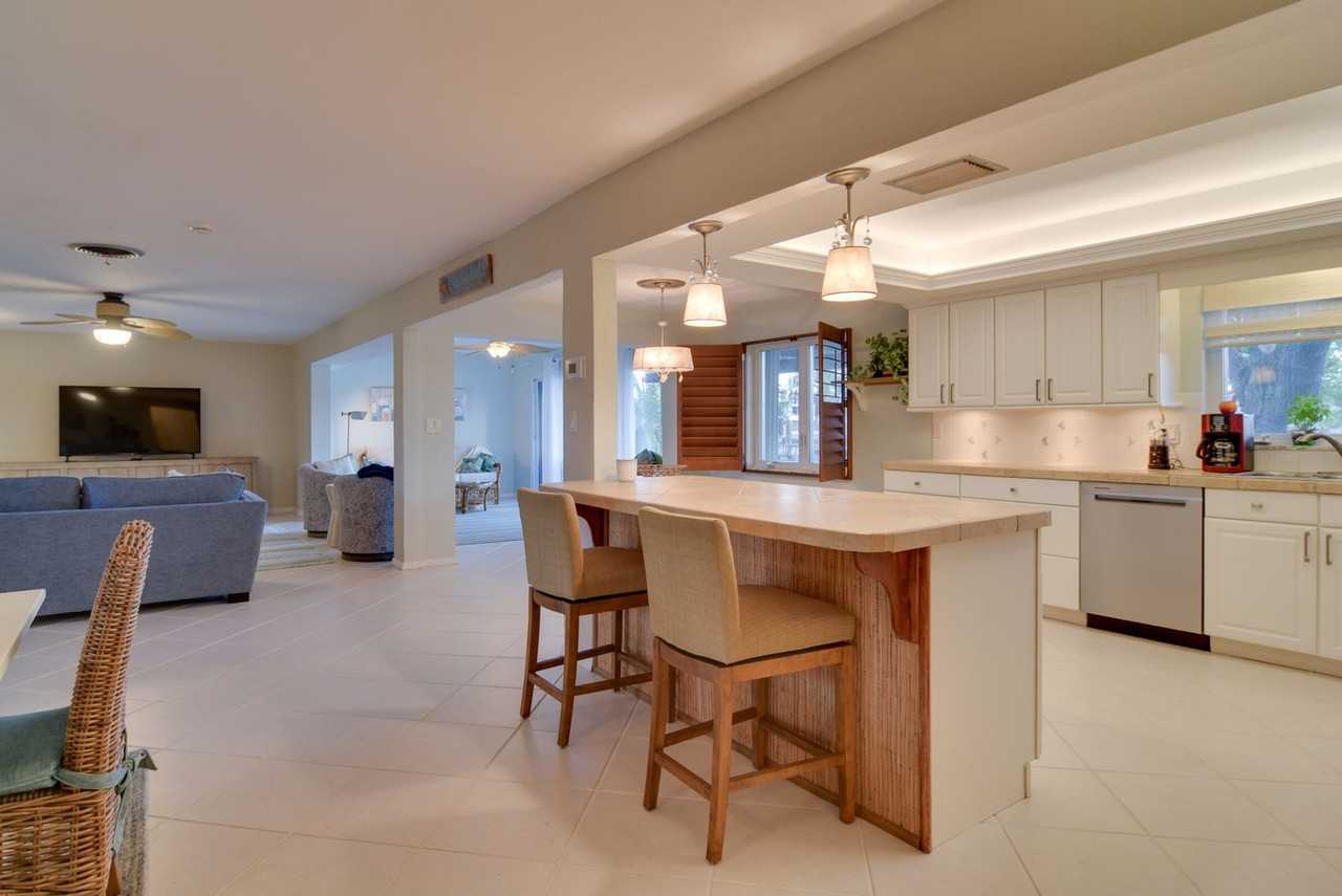 301 N Tessier Dr #1545798P - Photo 6 of 24