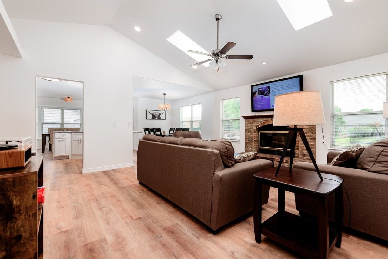 222 Brower Ln #1548748P - Photo 3 of 32
