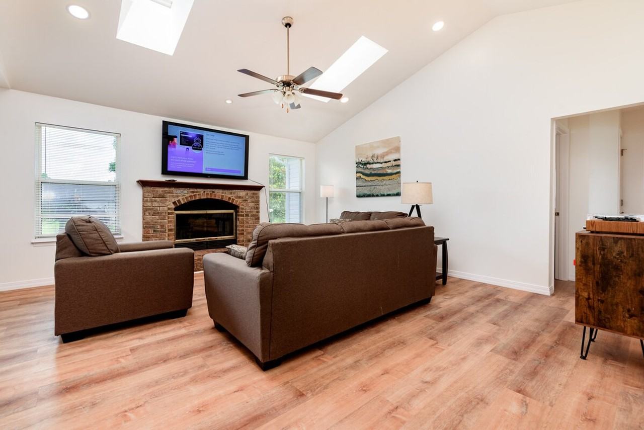 222 Brower Ln #1548748P - Photo 4 of 32