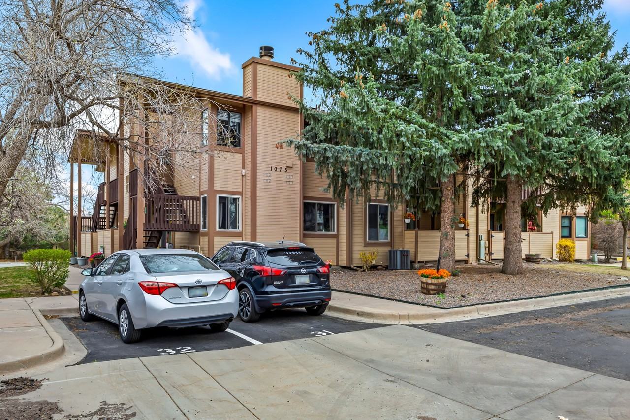 1075 S Garrison St #203 - Photo 4 of 23