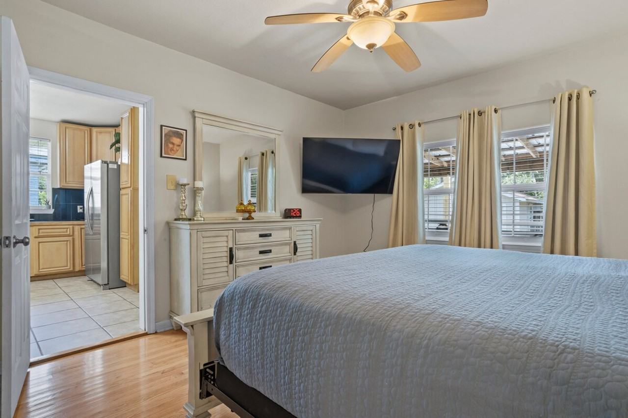 1512 32nd Ave #1558190P - Photo 4 of 20