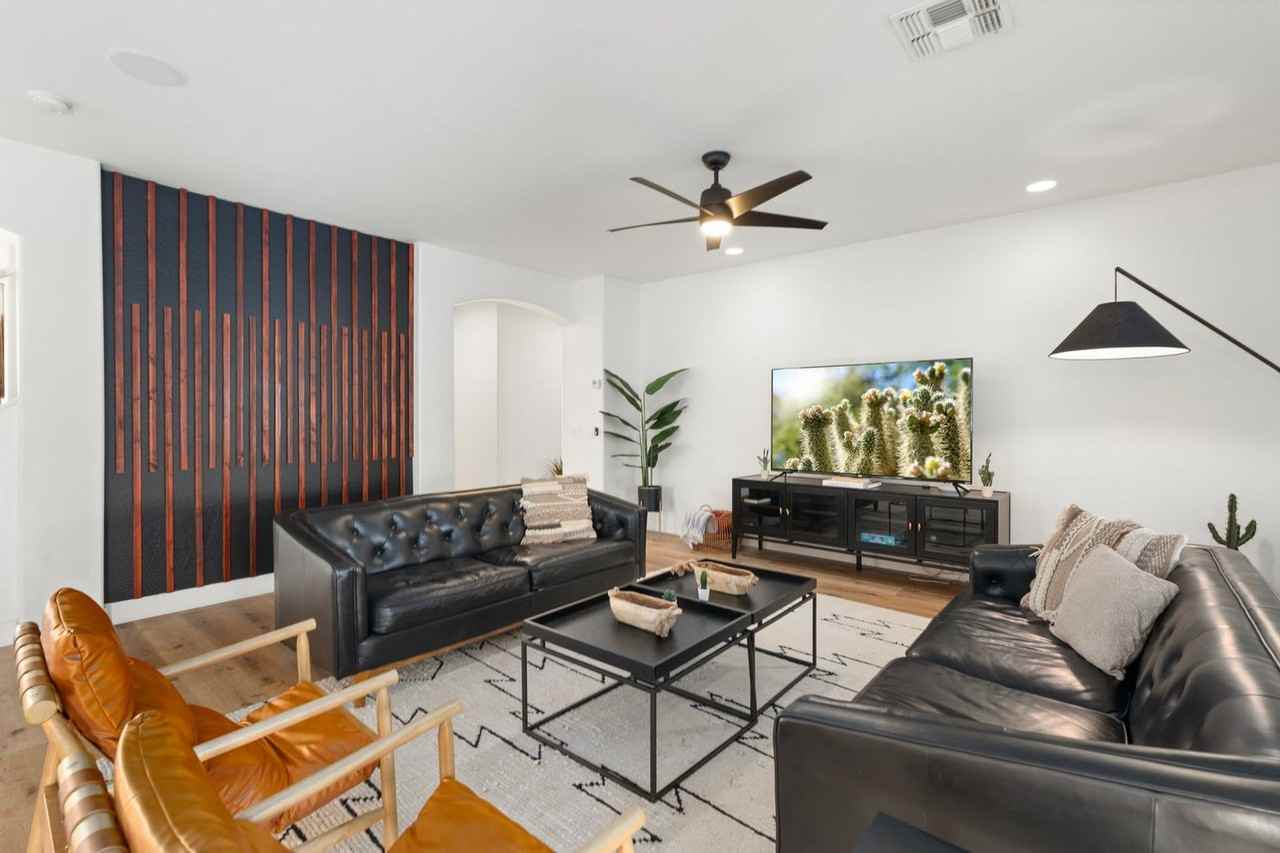 6085 N 85th Ave #1558687P - Photo 4 of 50