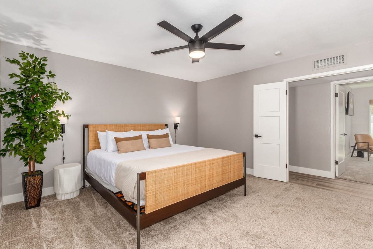 12202 N 58th Way #1558603P - Photo 6 of 50