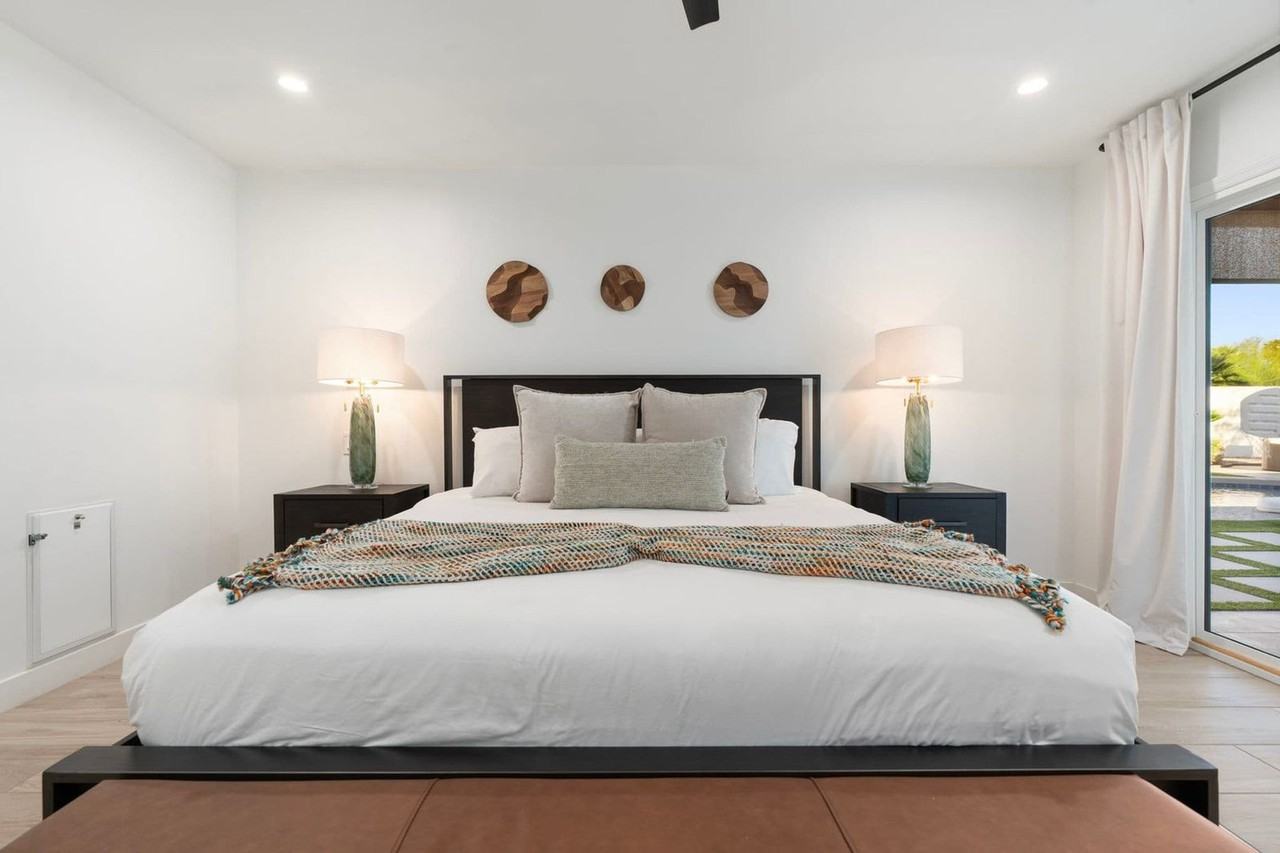 12243 N 58th St #1558608P - Photo 4 of 46