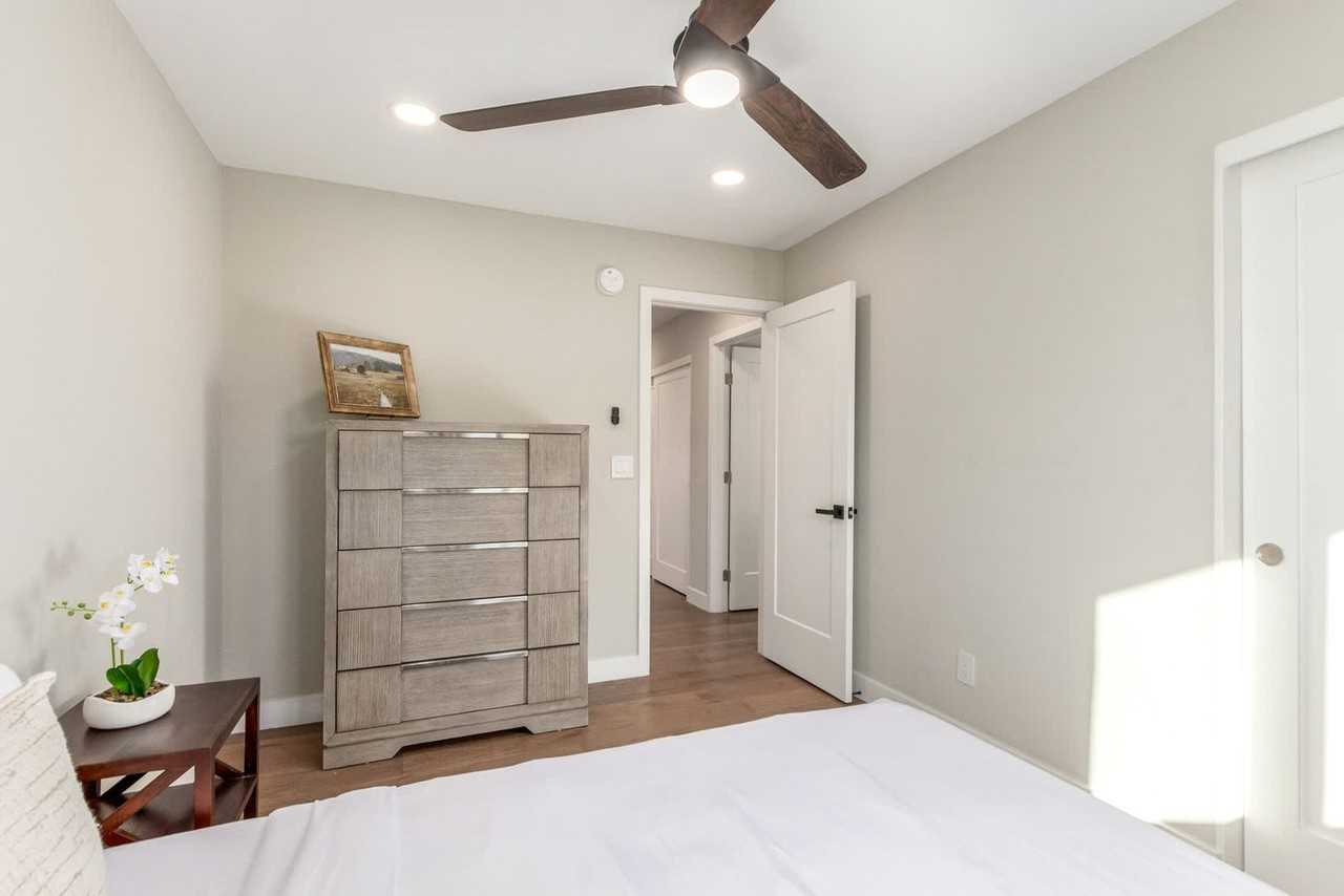 4910 E Shaw Butte Dr #1558612P - Photo 6 of 24