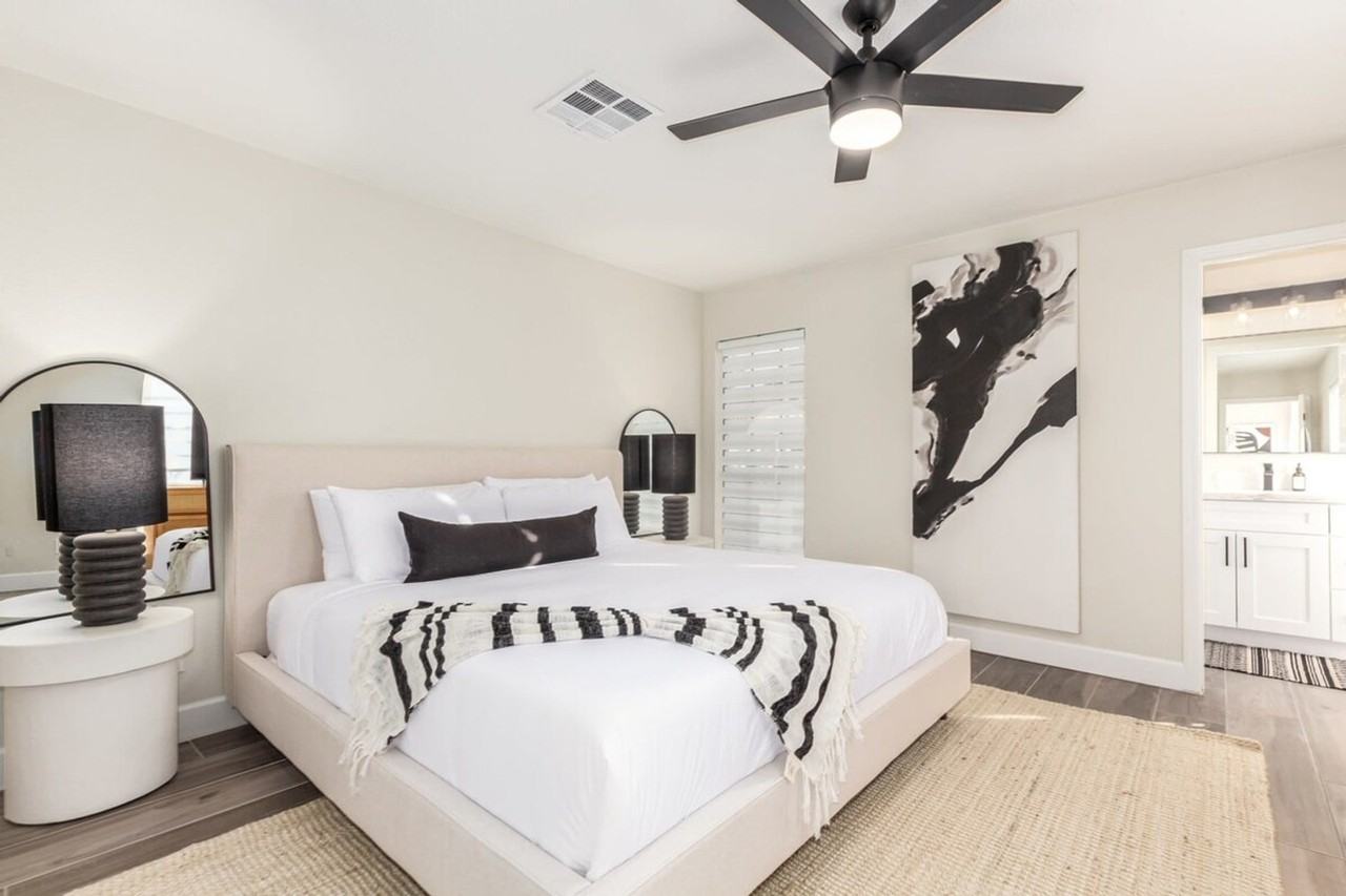5108 E Janice Way #1558592P - Photo 7 of 37