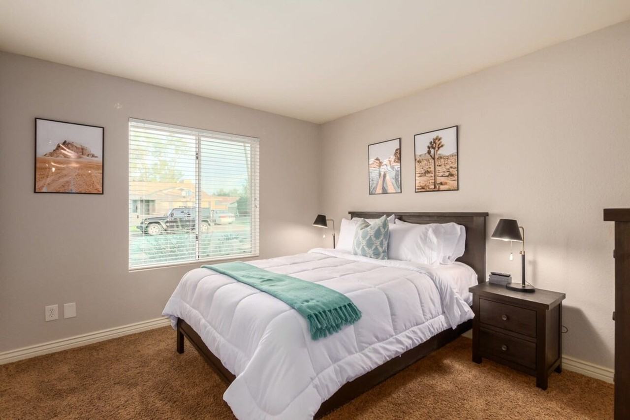 2530 W Obispo Cir #1558619P - Photo 4 of 48