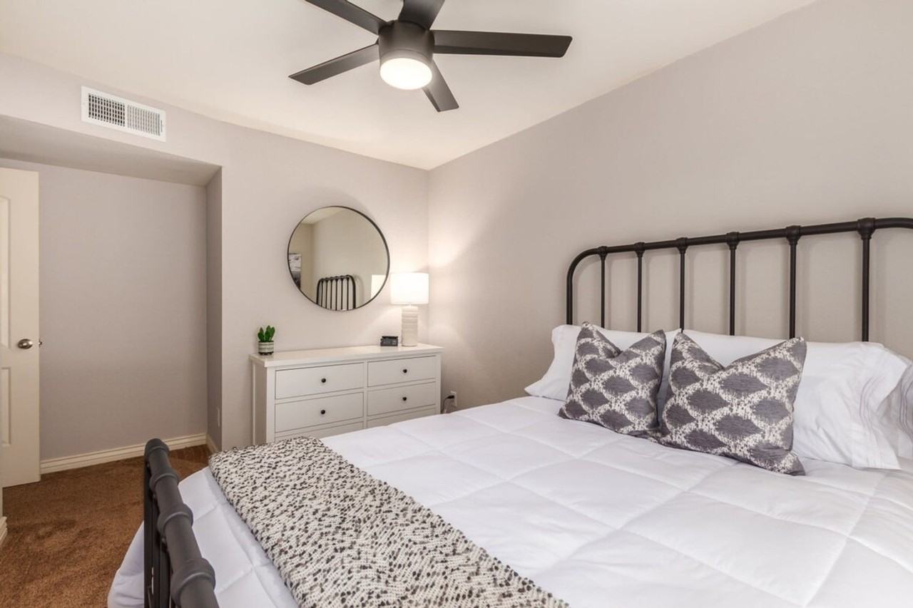 2530 W Obispo Cir #1558619P - Photo 6 of 48