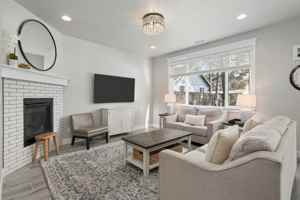 featured image of 2841 W Alamo Dr