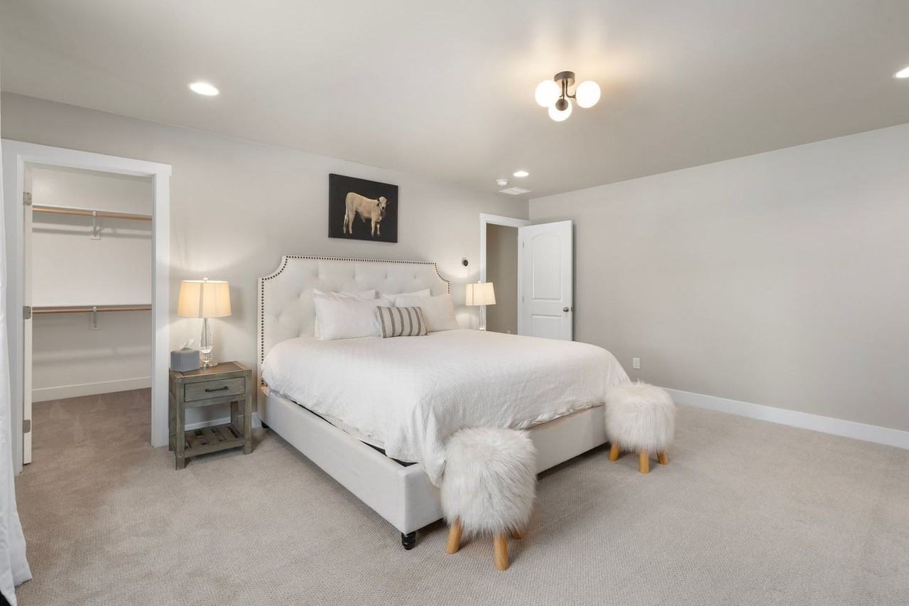 2841 W Alamo Dr #1558660P - Photo 4 of 50
