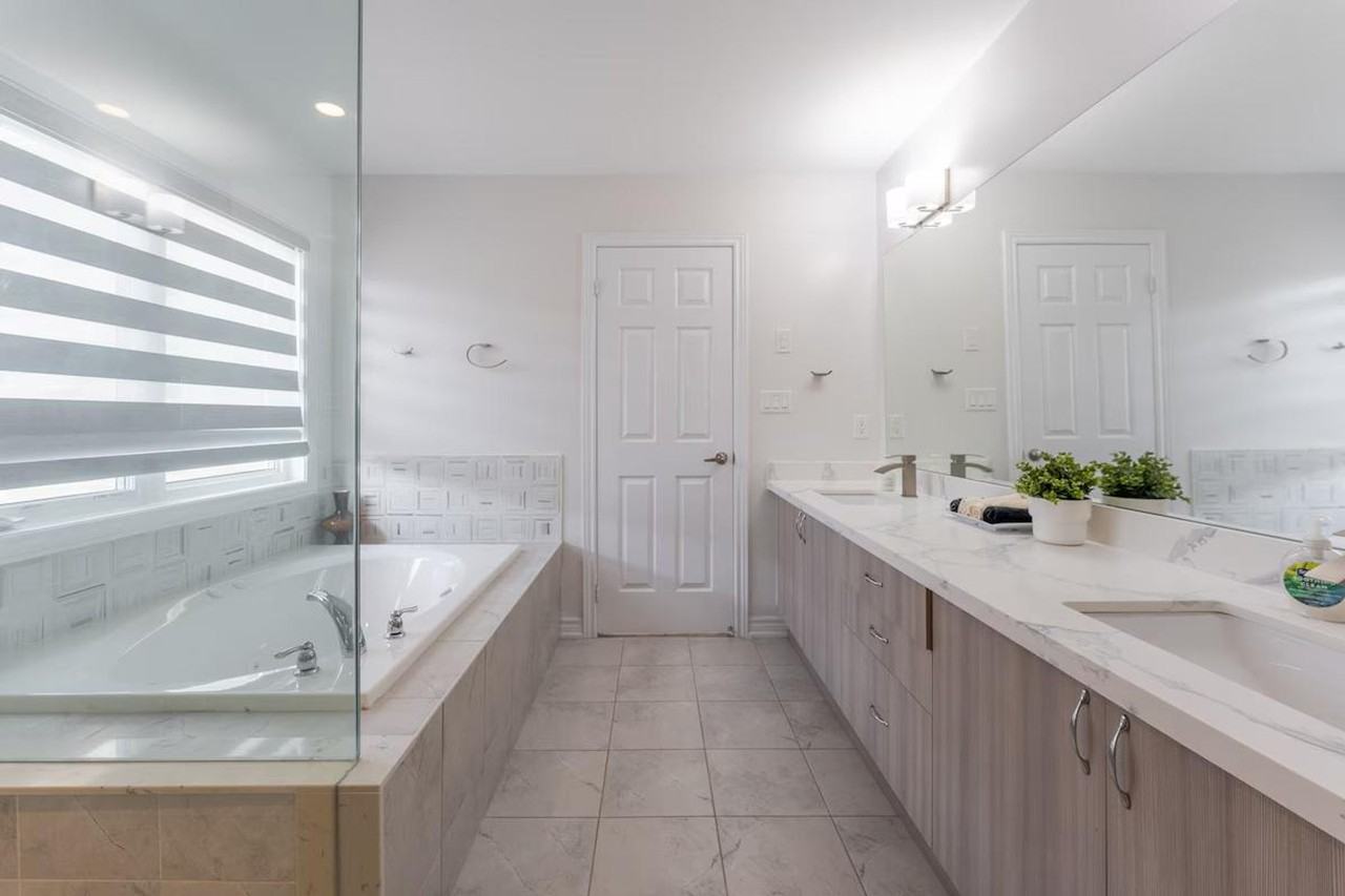 18 Dotchson Ave #1504516P - Photo 6 of 37