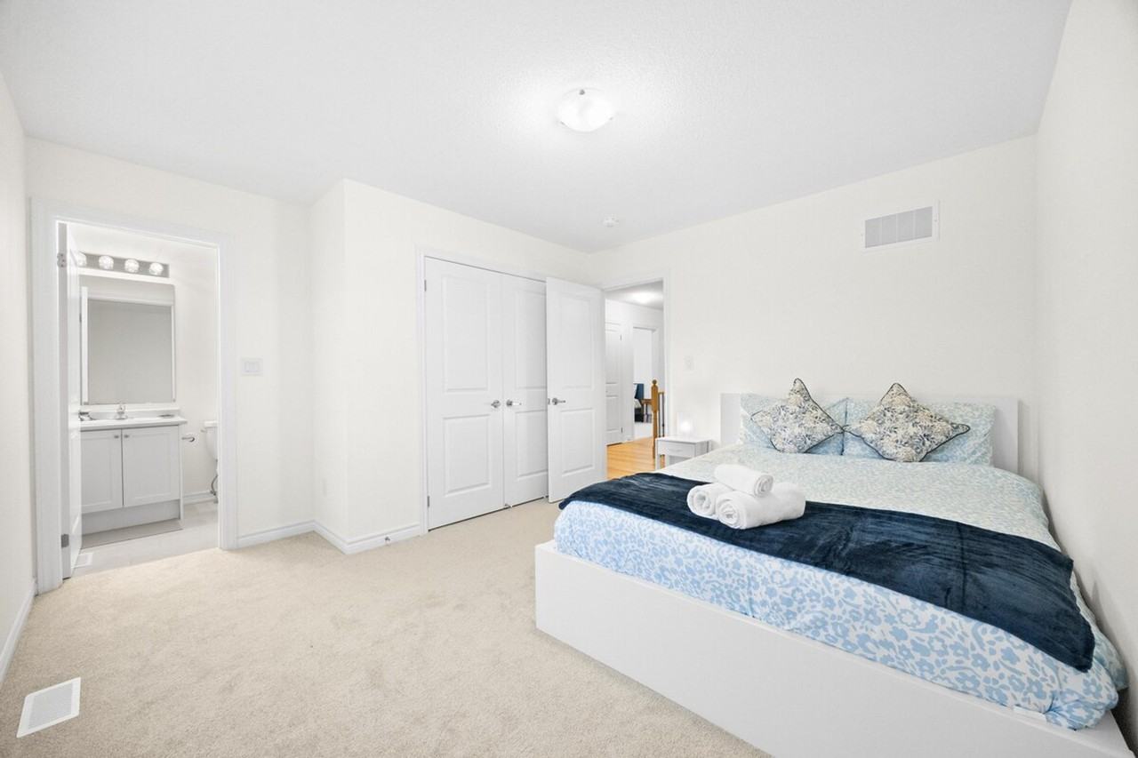 75 Rosanne Cir #1504512P - Photo 7 of 50