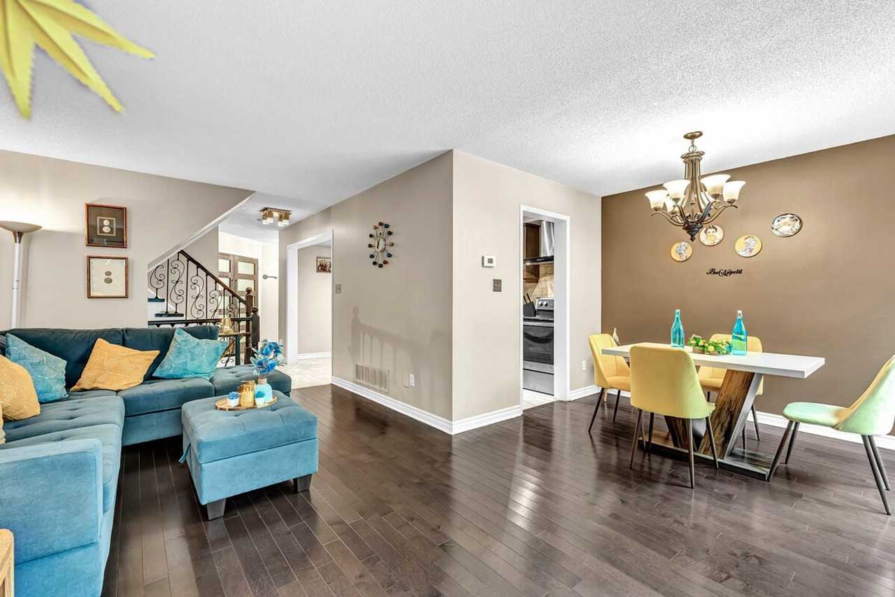 3586 Indigo Cres #1504466P - Photo 3 of 39