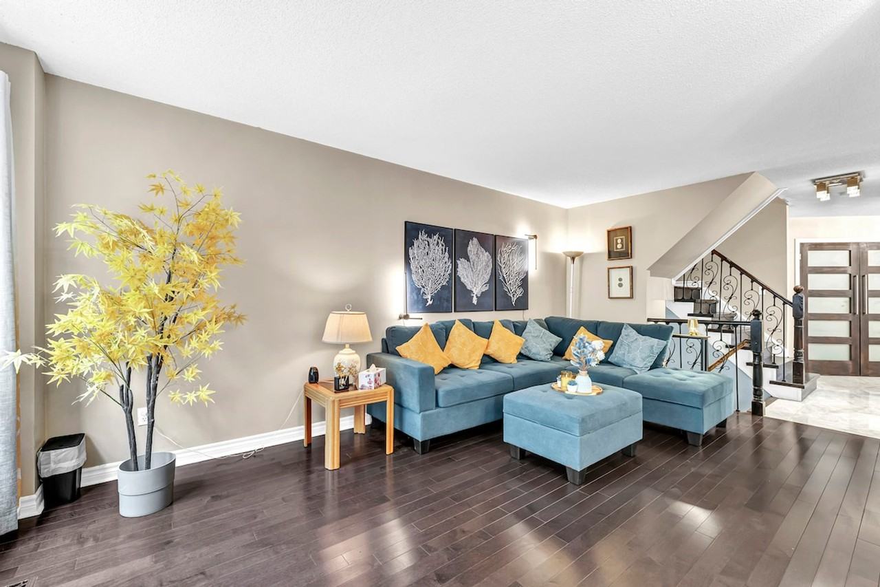 3586 Indigo Cres #1504466P - Photo 5 of 39