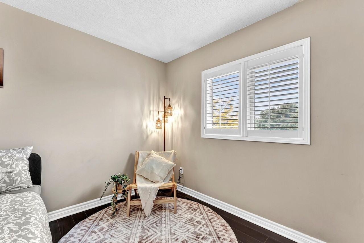 3586 Indigo Cres #1504466P - Photo 6 of 39