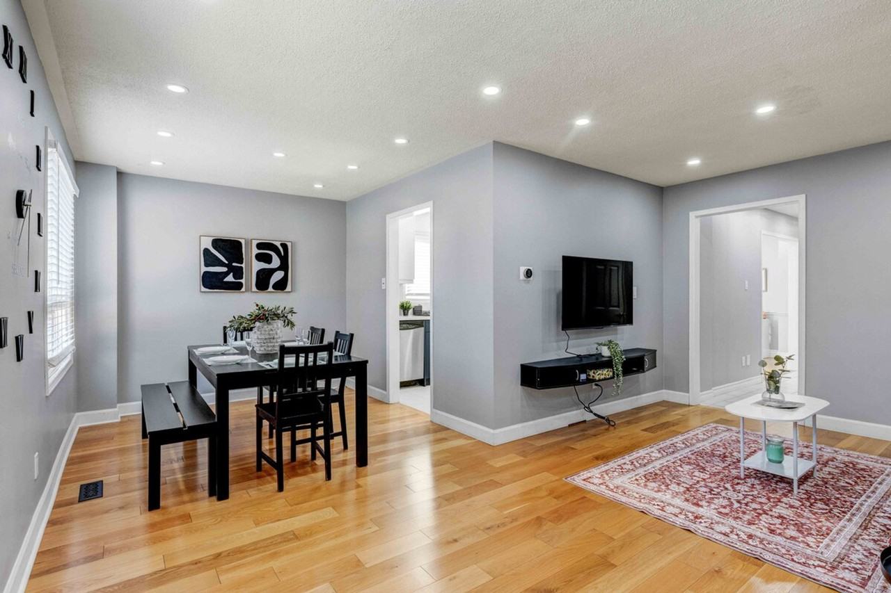 98 River Oaks Blvd W #1504458P - Photo 3 of 35