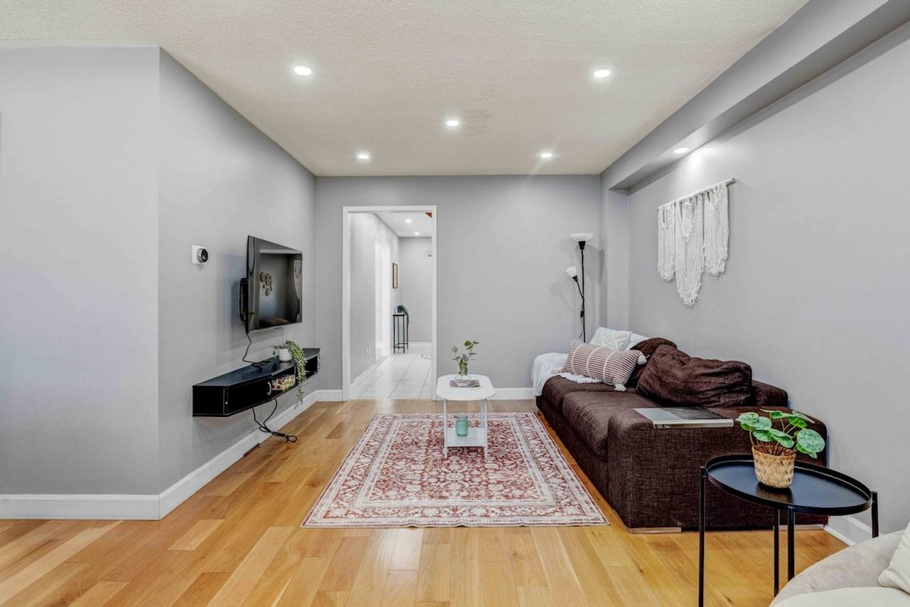 98 River Oaks Blvd W #1504458P - Photo 6 of 35