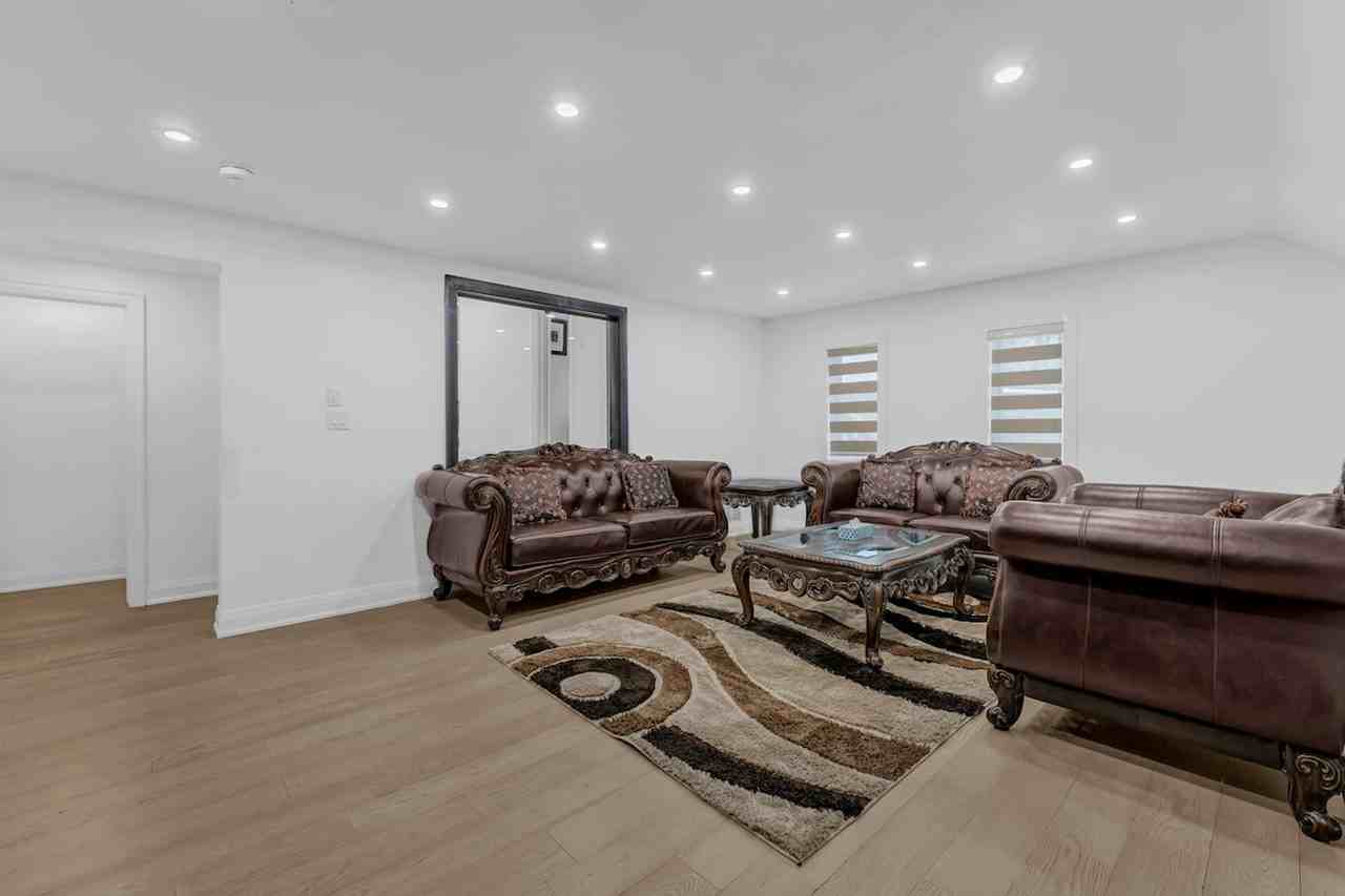 12081 The Gore Rd #1504454P - Photo 4 of 50