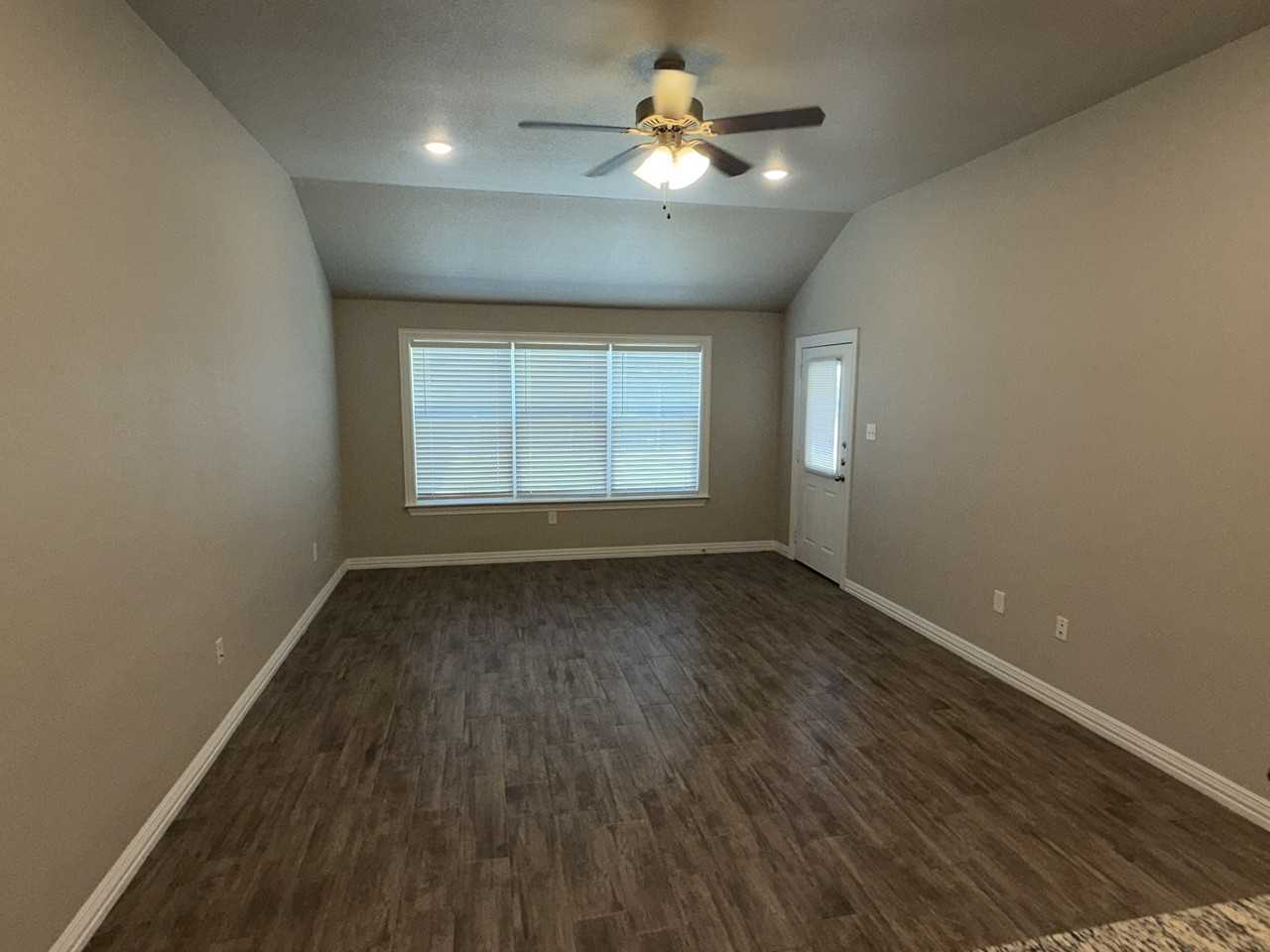 826 United Drive - Photo 5 of 18