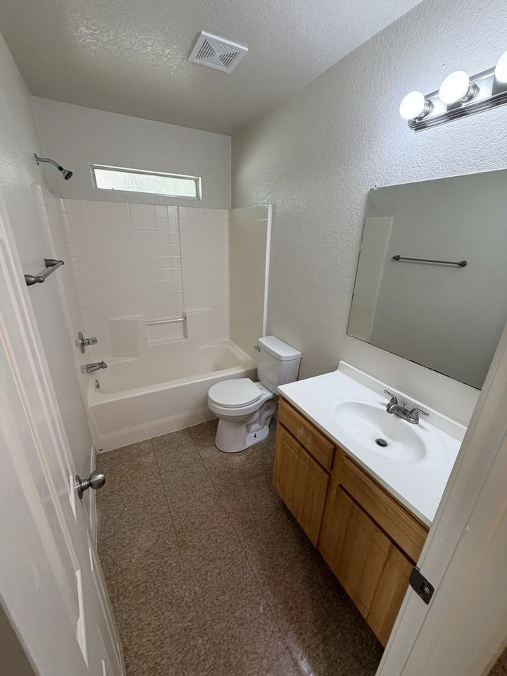 814 South 16th Street - Photo 6 of 18