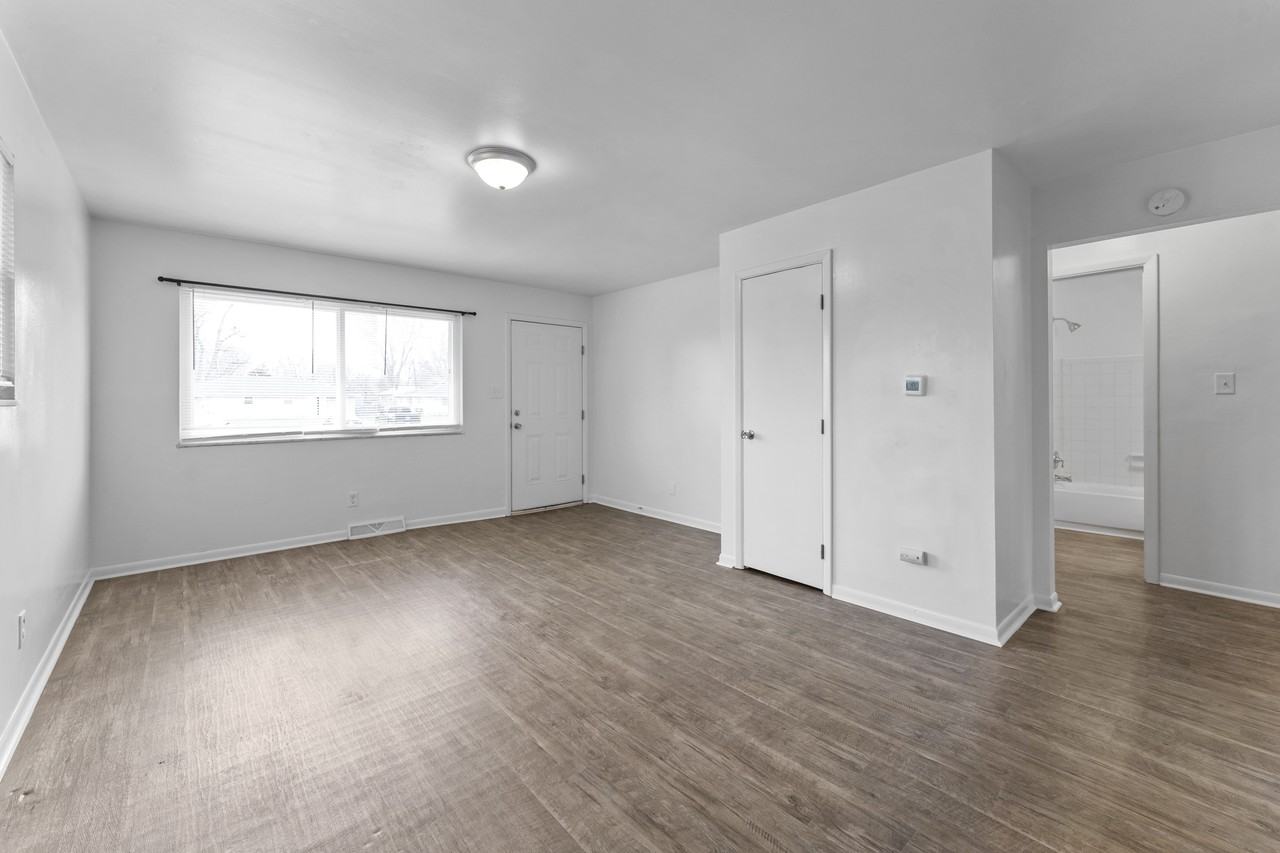 202 South Kenmore Road - Photo 2 of 13