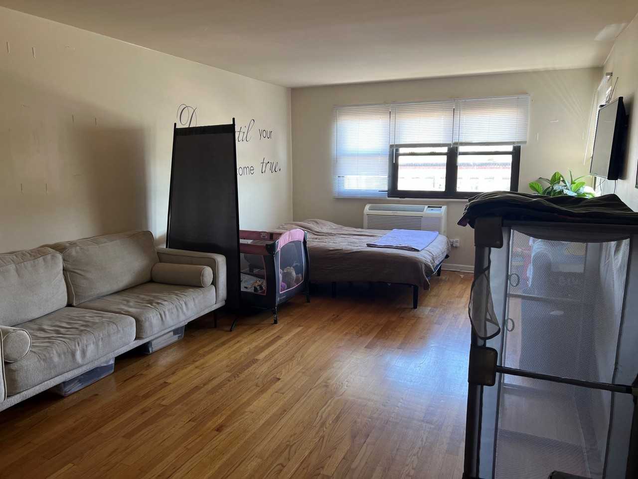 7522 North Greenview Avenue #507 - Photo 3 of 7