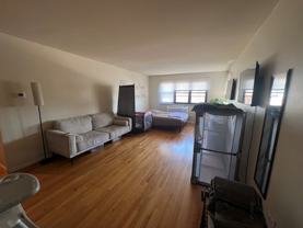 7522 North Greenview Avenue #507 - Photo 1 of 1