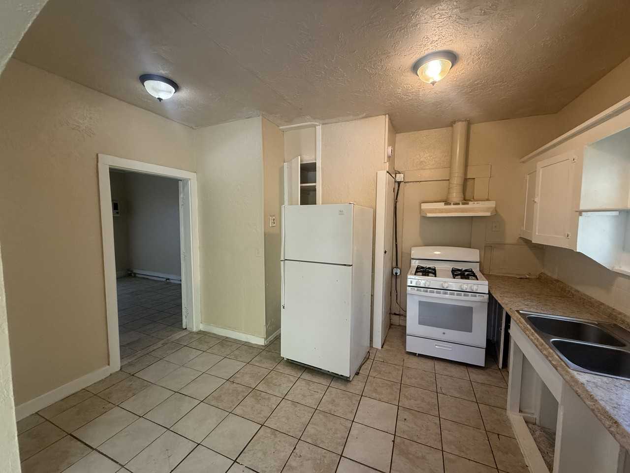 507 Cantrell Dr #B - Photo 3 of 11