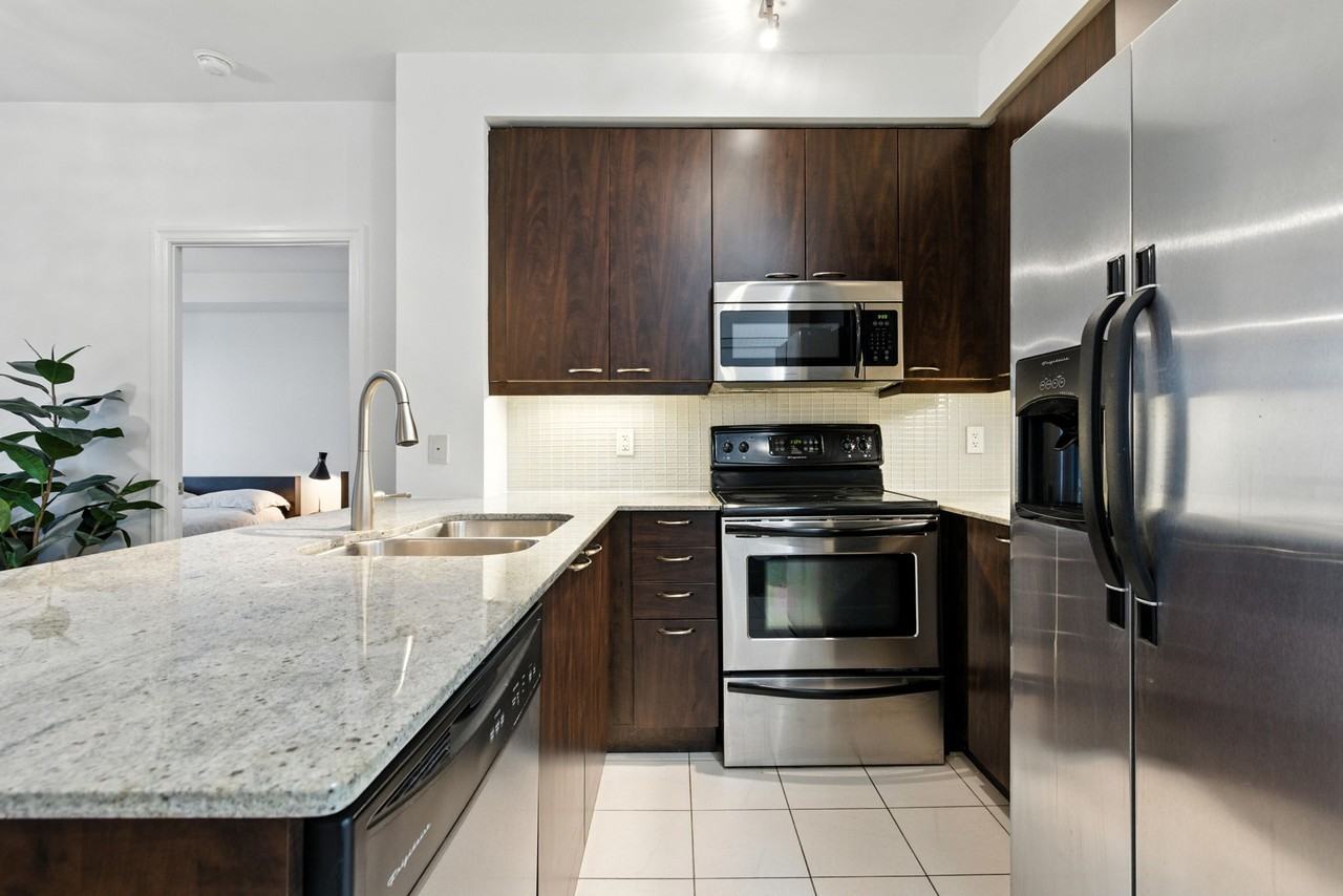 500 Saint Clair Avenue West #502 - Photo 3 of 17