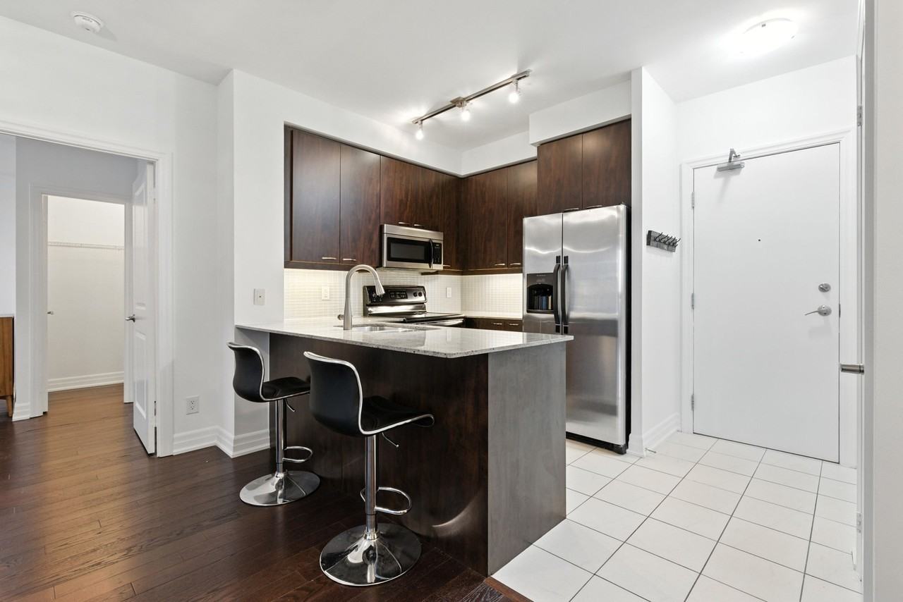 500 Saint Clair Avenue West #502 - Photo 2 of 17