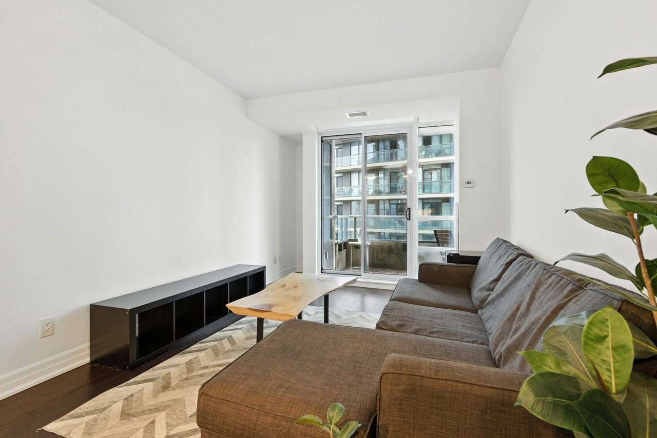 500 Saint Clair Avenue West #502 - Photo 4 of 17