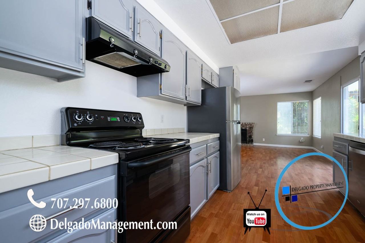 527 Fuchsia Dr - Photo 7 of 29