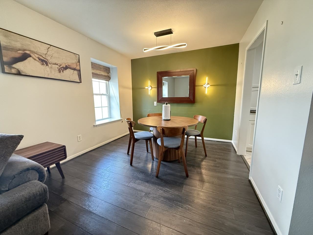 353 North Post Oak Lane #823 - Photo 4 of 17