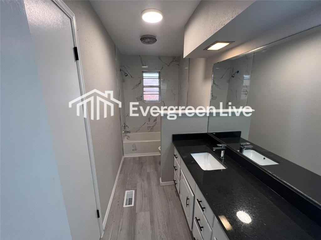 1322 Nw 85th St - Photo 5 of 5