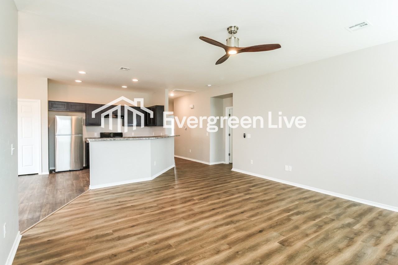 8564 Sw 44th Ter - Photo 4 of 17