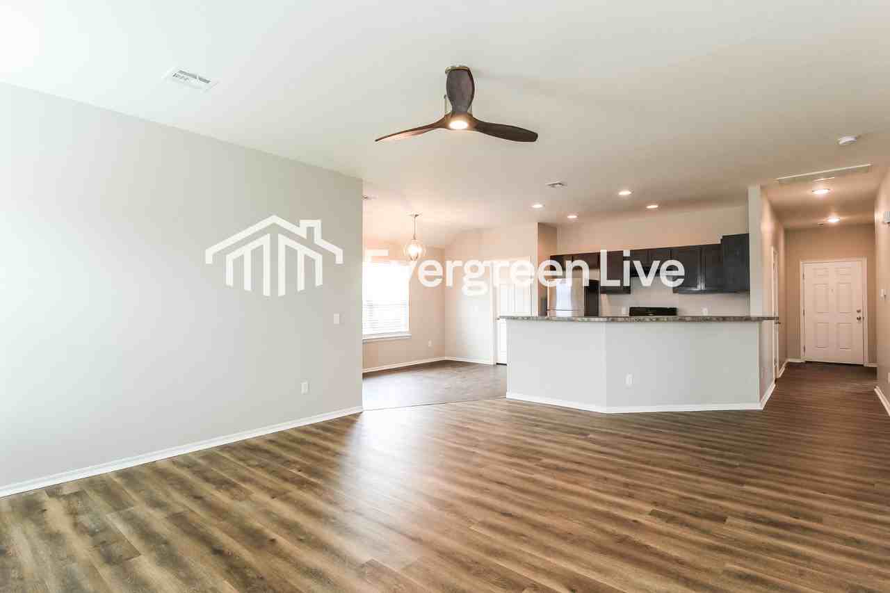 8564 Sw 44th Ter - Photo 5 of 17