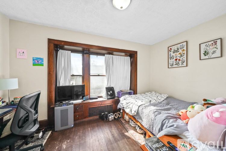 114 Linden St #2 - Photo 3 of 50