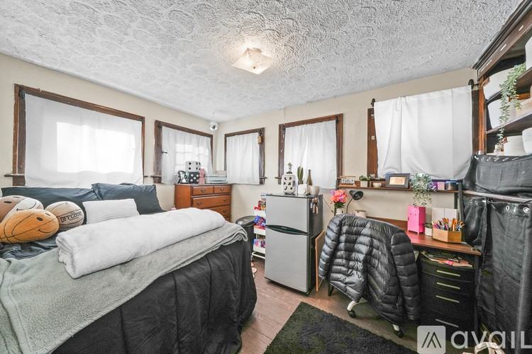 114 Linden St #2 - Photo 4 of 50