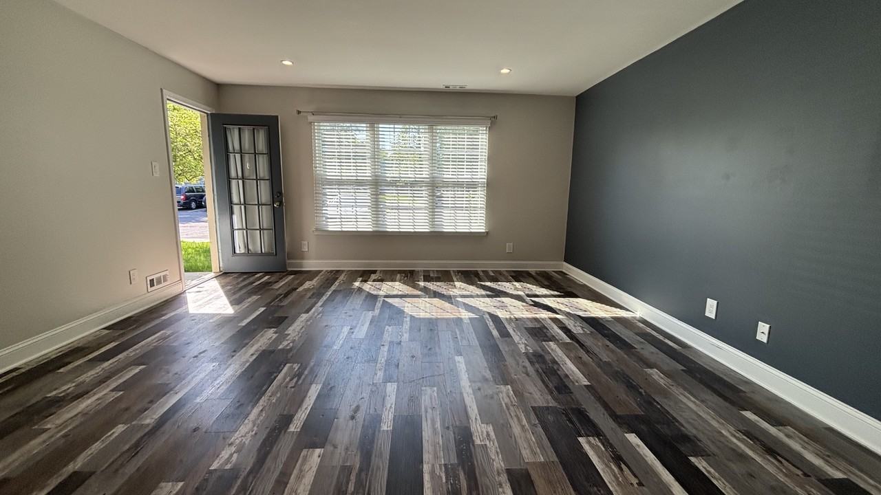 227 Derry Hill Ct #227 - Photo 3 of 14
