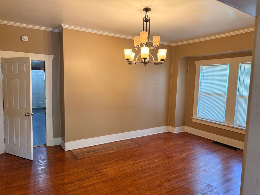4623 6th Ave - Photo 5 of 13