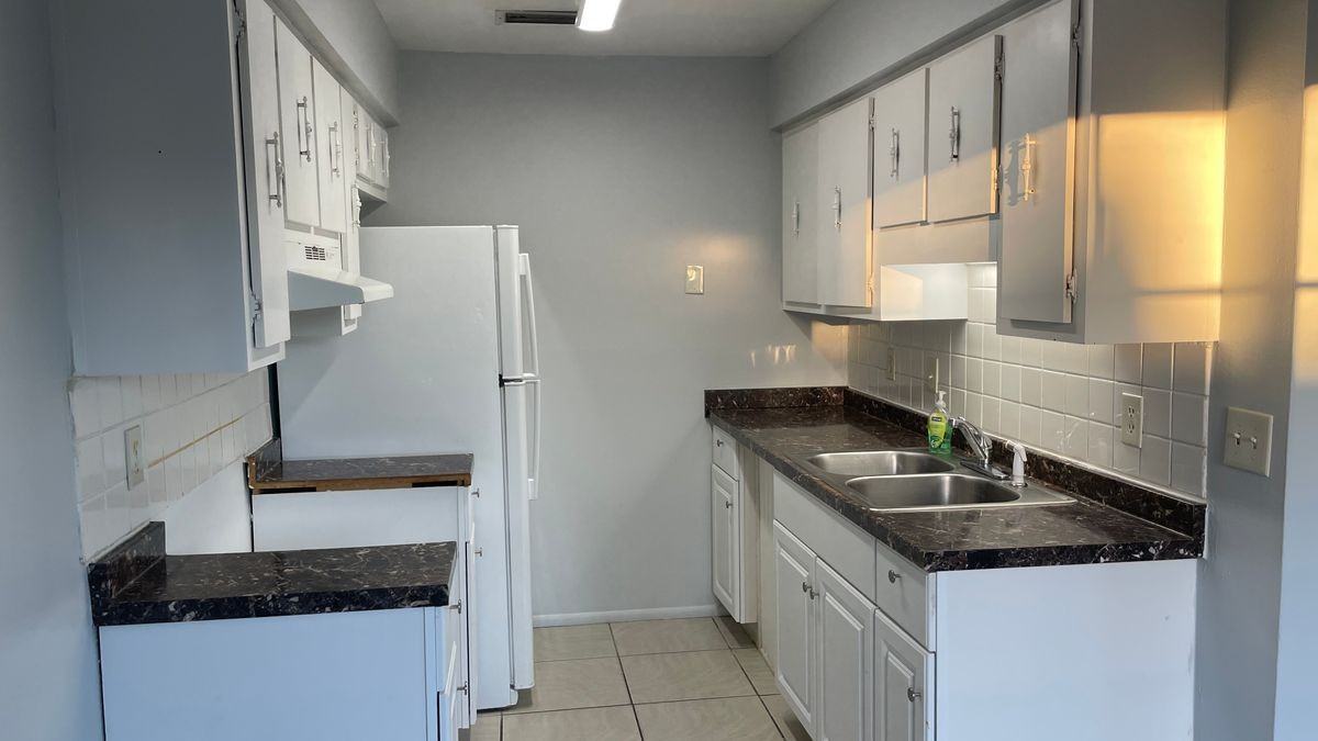 5234 Curry Ford Rd ##412 - Photo 5 of 12