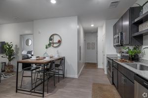 featured image of 1450 E Summit St