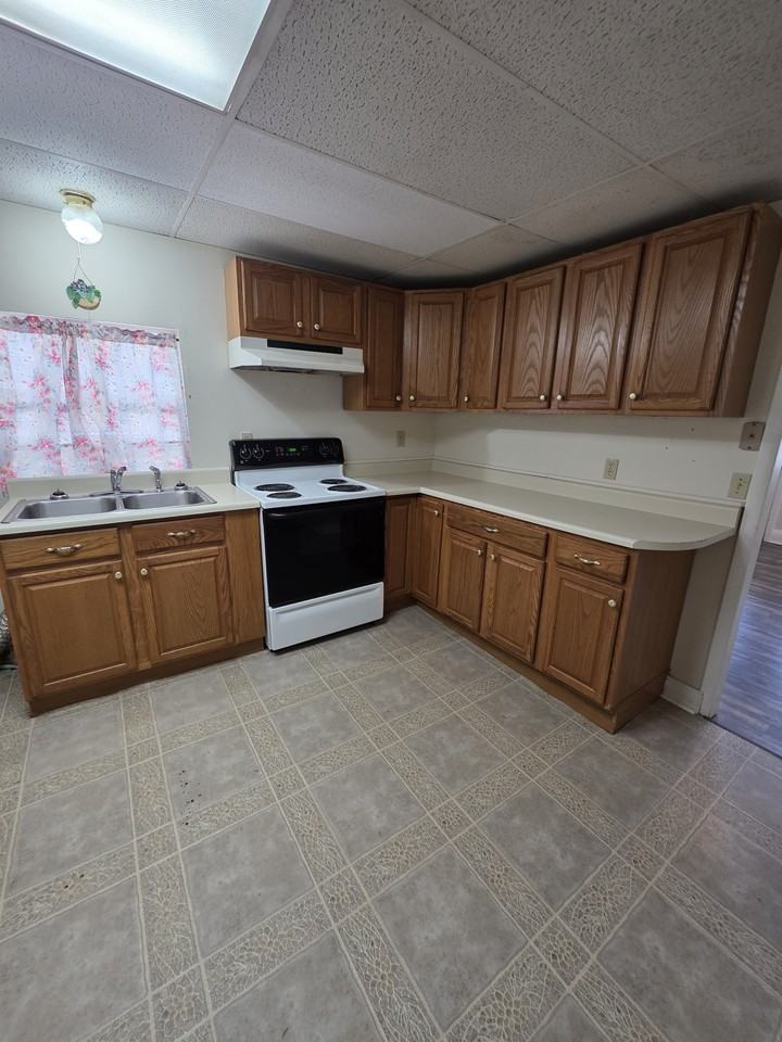 24 Kister Street - Photo 4 of 18