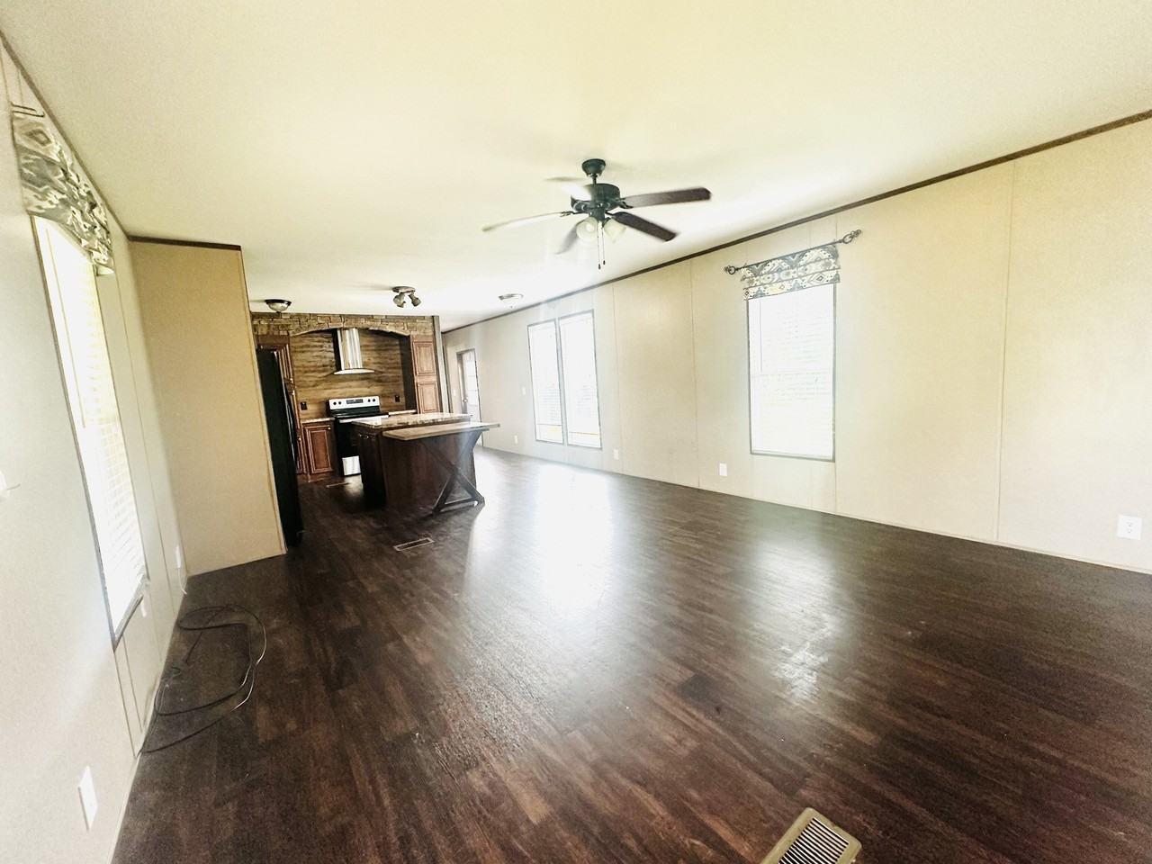207 Juniper Rd - Photo 3 of 35
