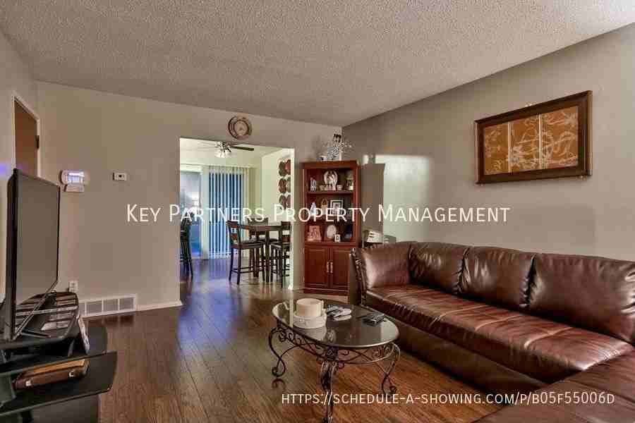 8023 E 88th St - Photo 6 of 18